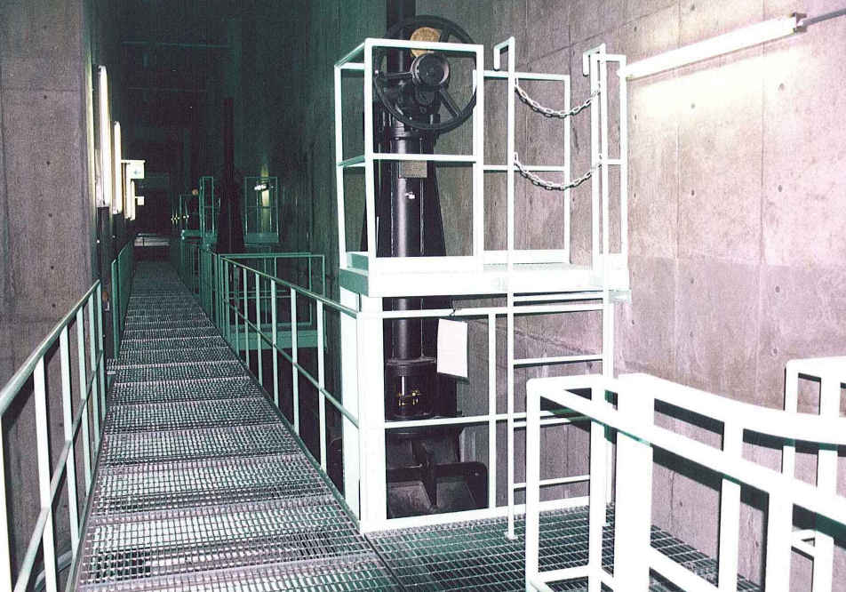 ポンプ所点検歩廊の製作取付